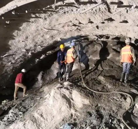 霍邱拱顶带模注浆料的施工流程及注意事项